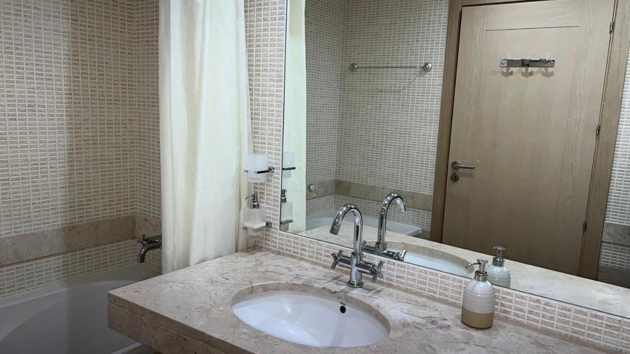 Sea Breeze Apartment Sesimbra Bagian luar foto